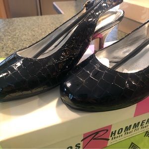 Ros Hommerson patent leather dress shoes. Size 7WW.